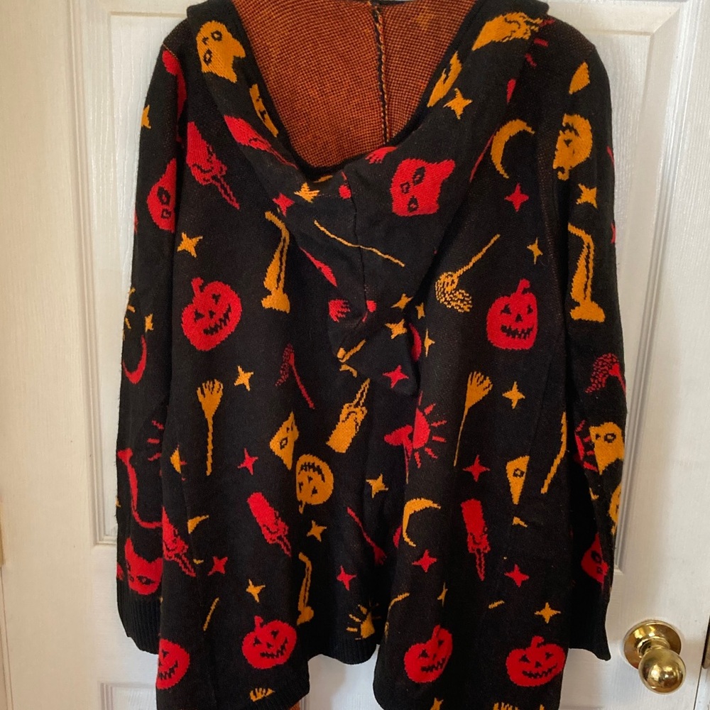 Disney Hocus Pocus Black Cardigan with Halloween Motifs - Picture 5 of 9